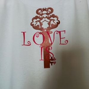 Love is key Tshirt